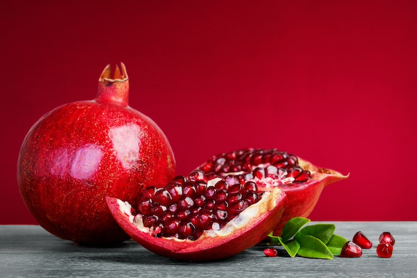 Pomegranate extract with molecular structure analysis for health ingredient formulation